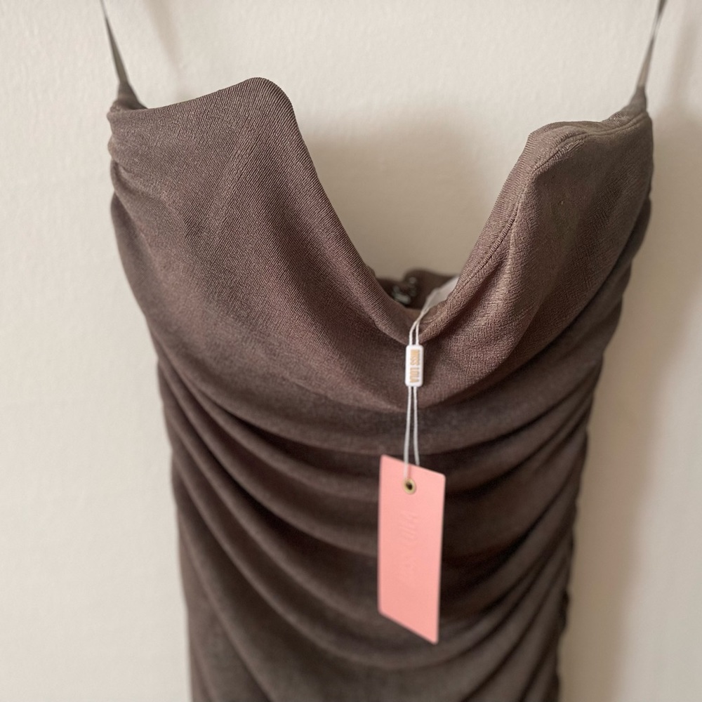 STRAPLESS RUCHED MIDI DRESS - Picture 4 of 5